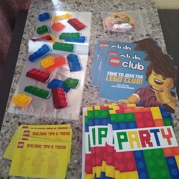 Lego Party in a Box for 8,  100+ piece set! - Picture 3 of 6